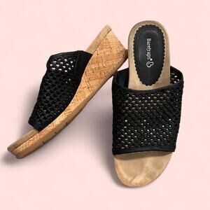 Baretraps black and tan wedge